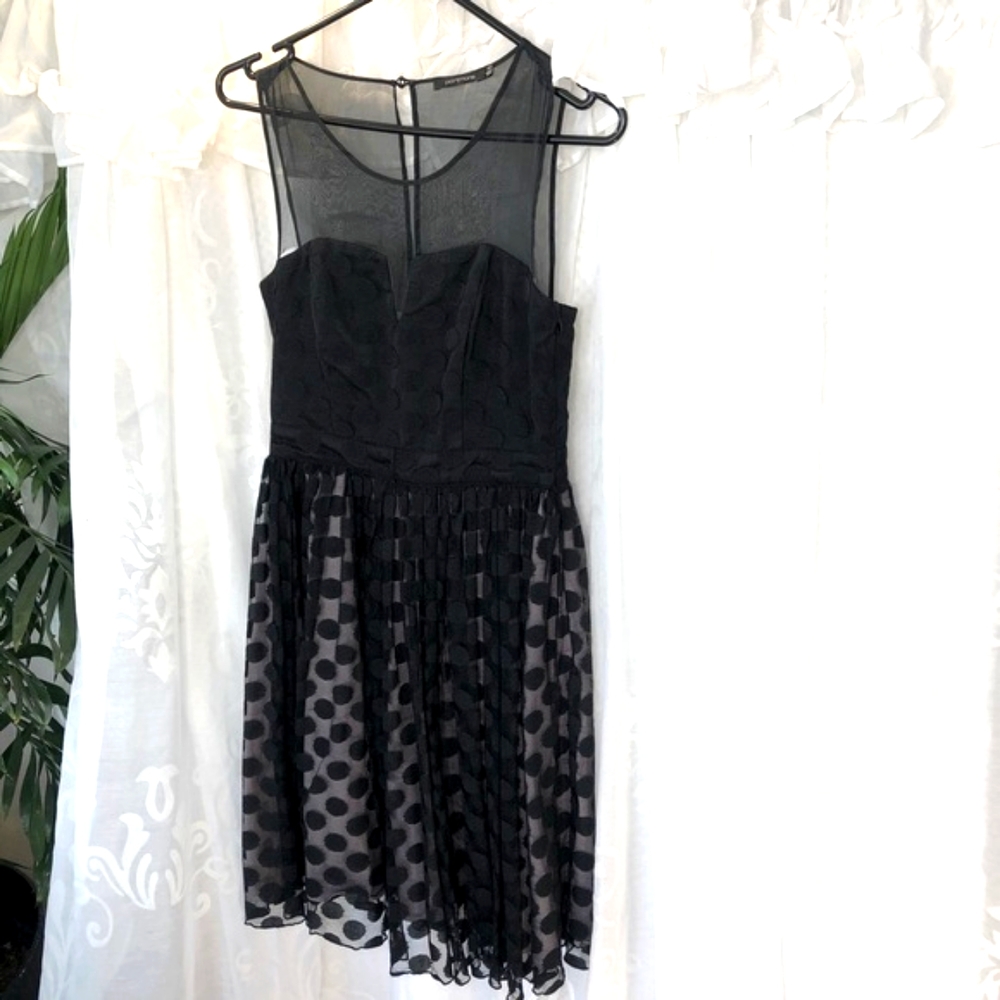 LIKE NEW! PORTMANS Size 8 Silk & chiffon Black formal short dress - Picture 15 of 15